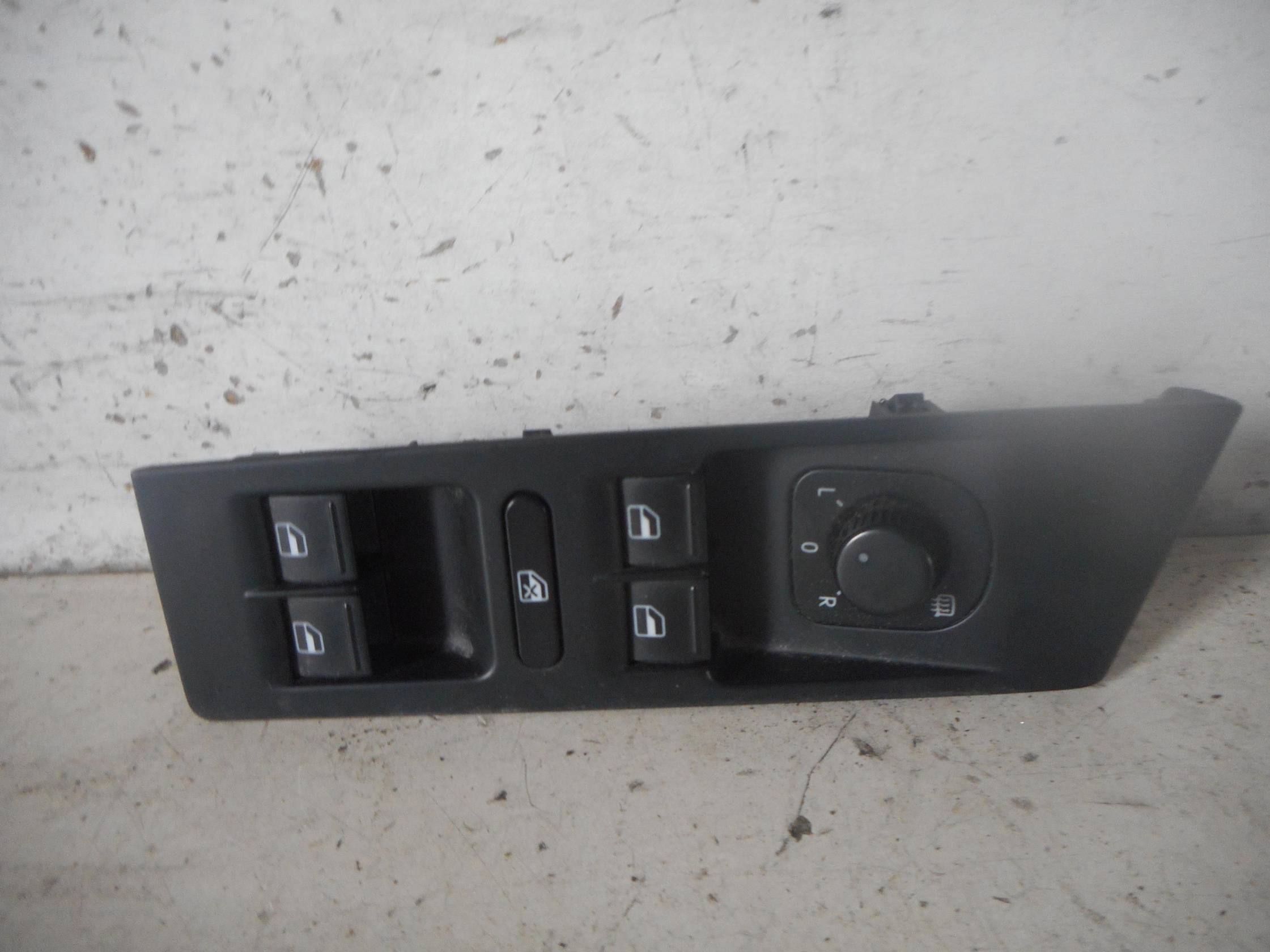 Interruttore alzacristalli porta ant.